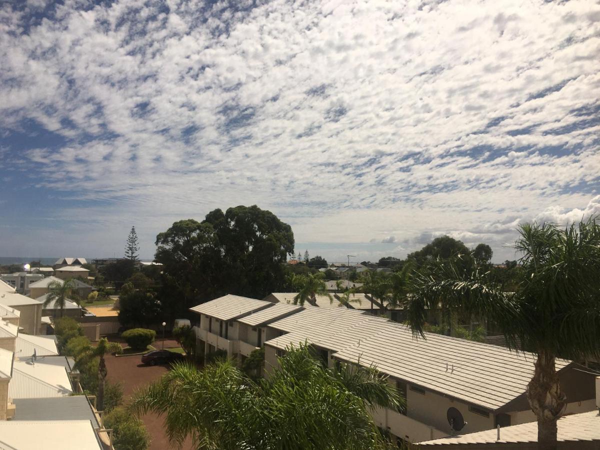 Villa Serenity On The Terrace Mandurah Bagian luar foto