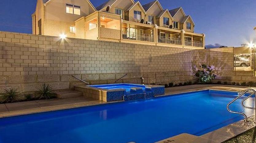 Villa Serenity On The Terrace Mandurah Bagian luar foto
