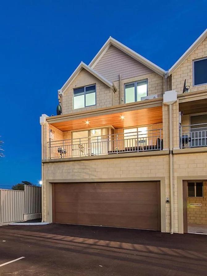 Villa Serenity On The Terrace Mandurah Bagian luar foto