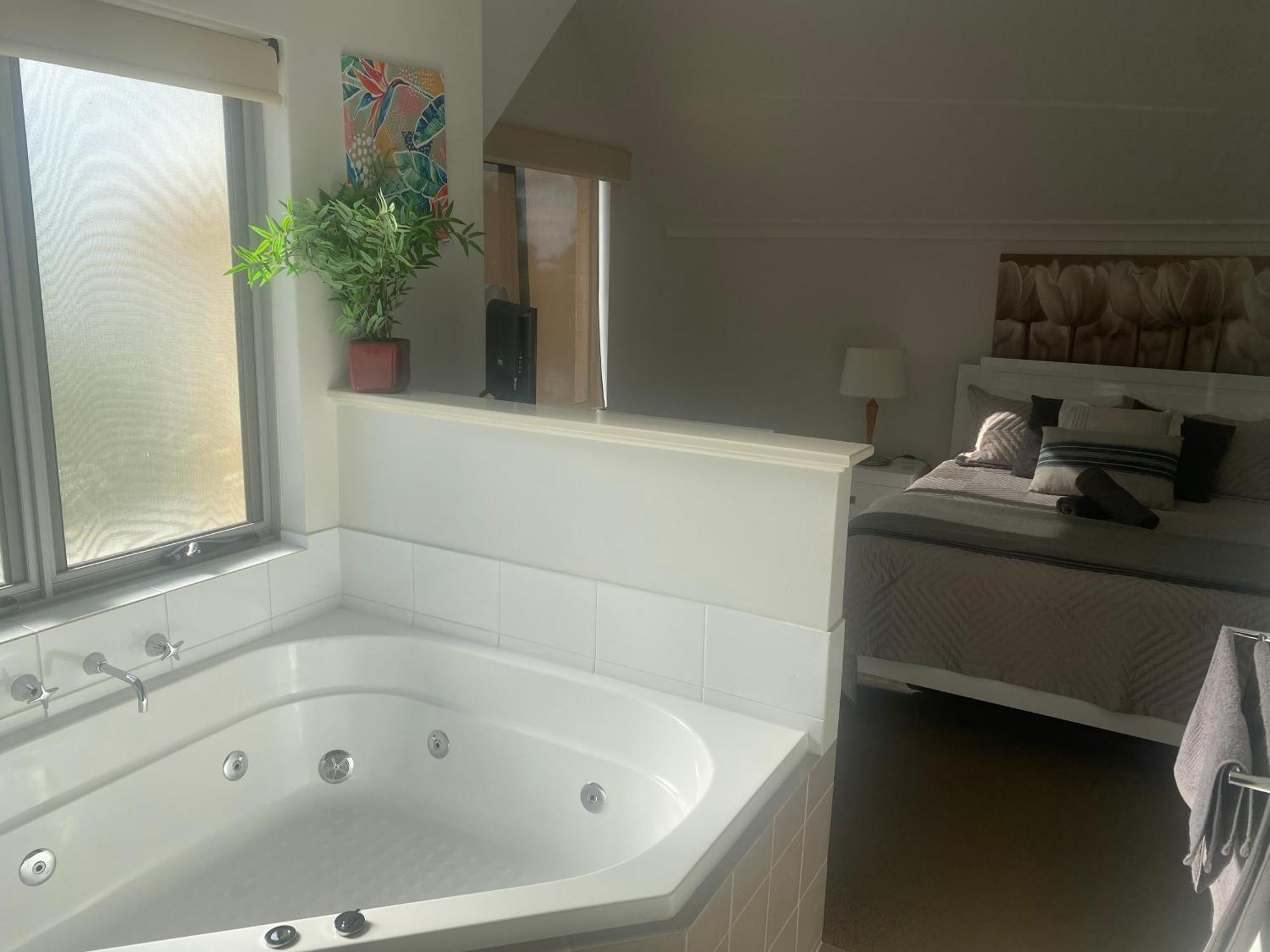 Villa Serenity On The Terrace Mandurah Bagian luar foto